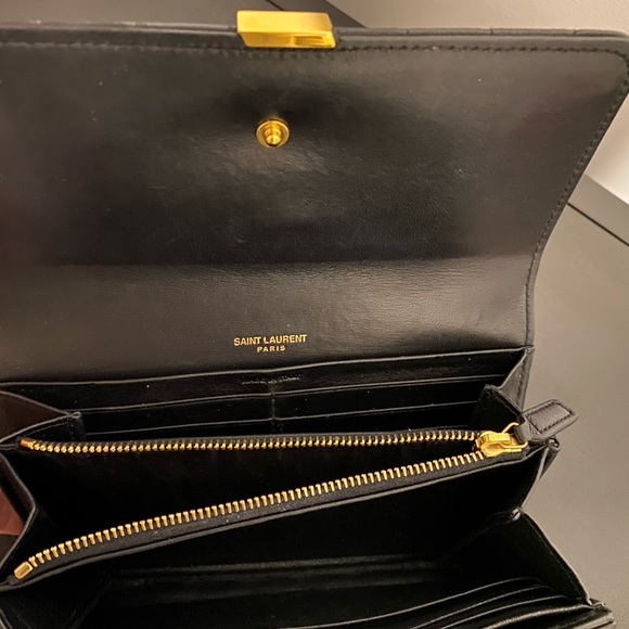 Yves Saint Laurent Vicky Quilted Large Wallet - Picture 14 of 15